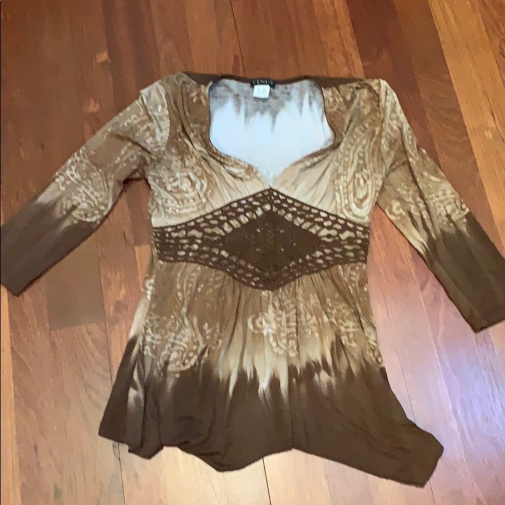 🌷NBW! Super soft tunic! - Picture 2 of 3